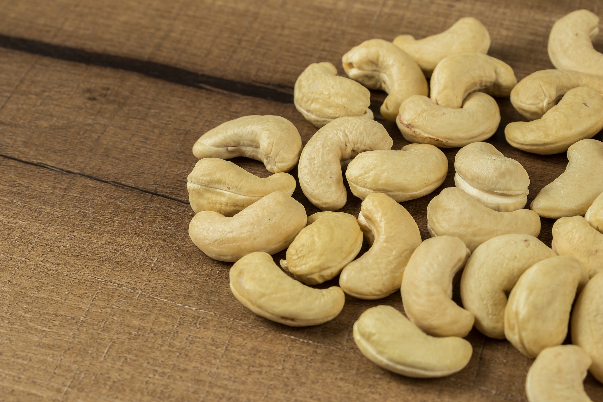 5 Cashew Nuts Benefits and Side Effects