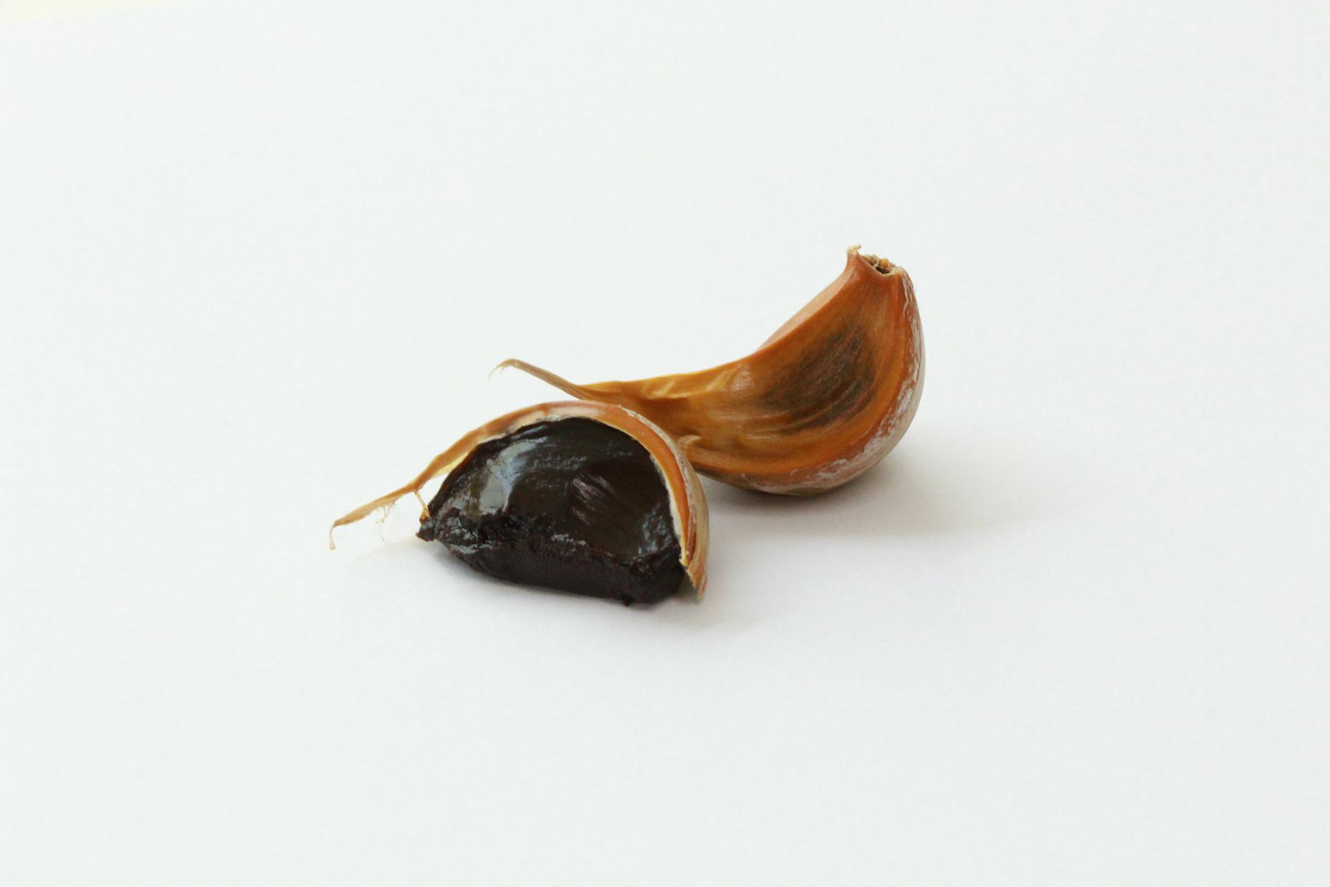5 Benefits, Side effects, and How To Eat Black Garlic