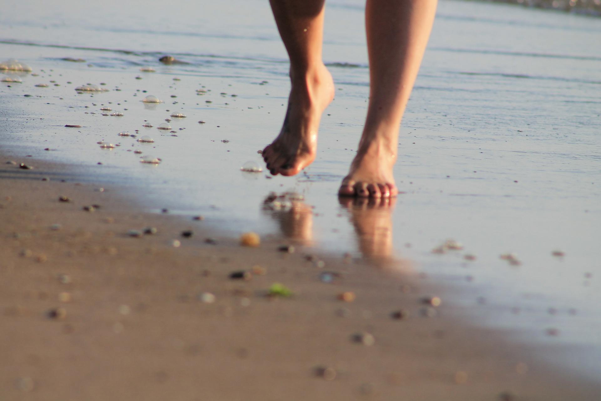 4 Reasons Why Running Barefoot Helps You