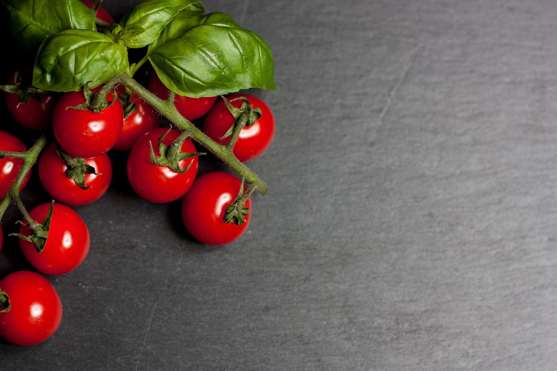 10 Outstanding Benefits and Side Effects Of Cherry Tomatoes