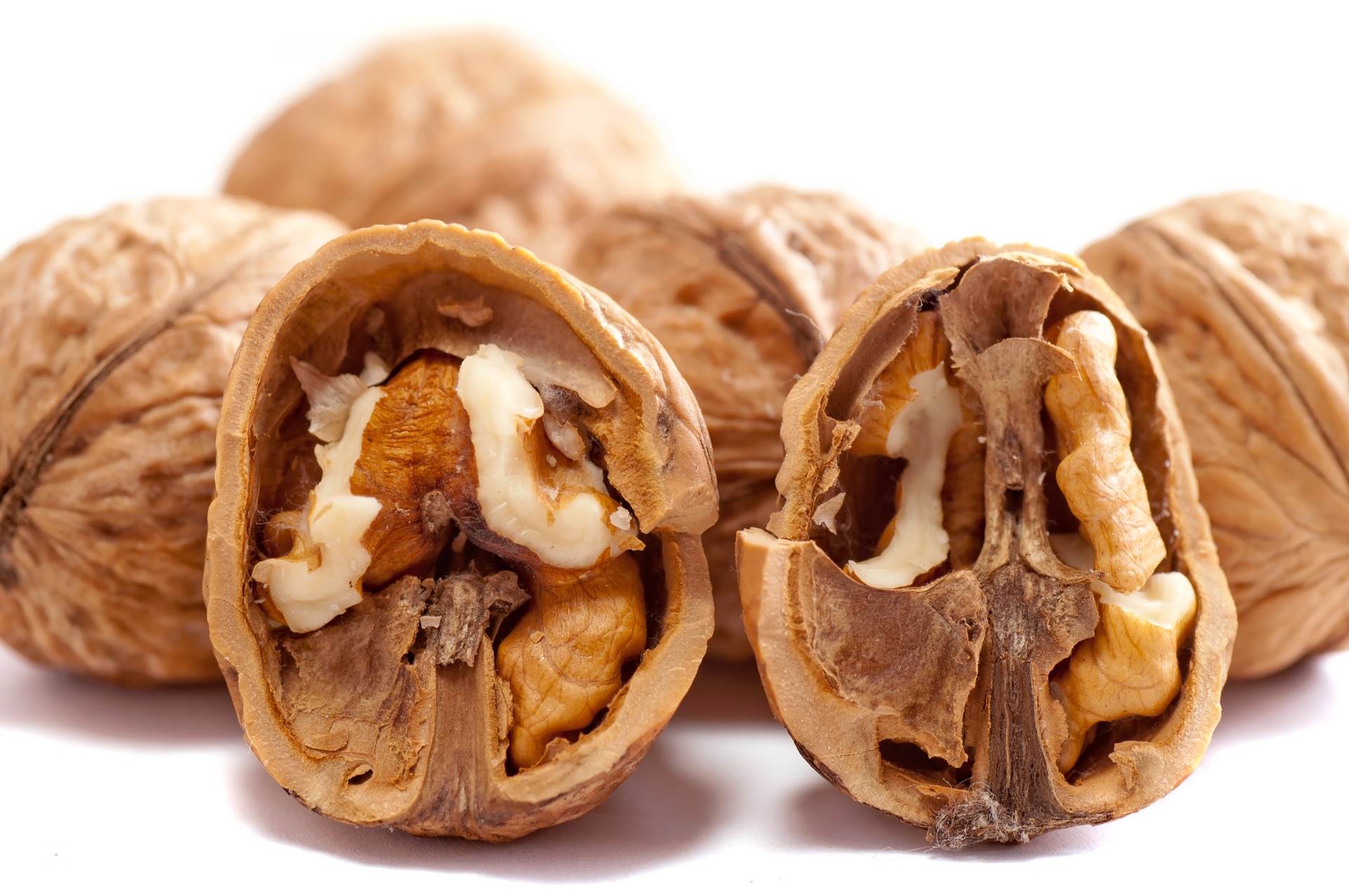 7 Health Benefits of Walnuts You Didn't Know About